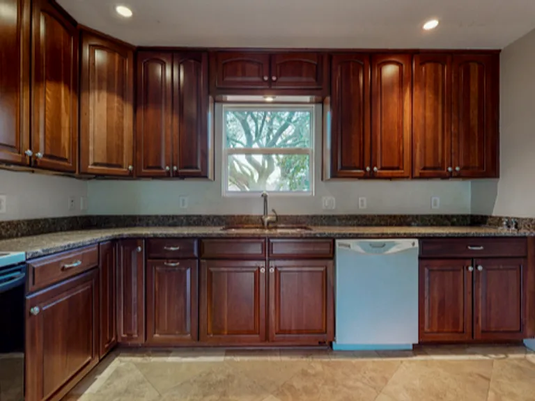 330 Stahlman Ave — Photo 5