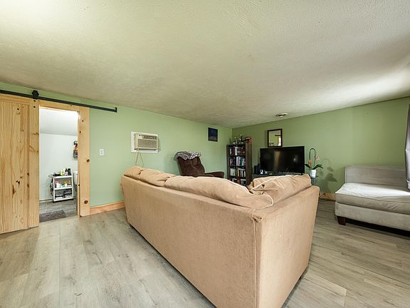 4th image of 110 N Orange St