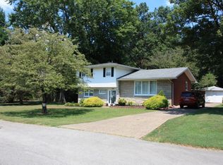 3343 Van Winkle Dr, Louisville, KY 40216