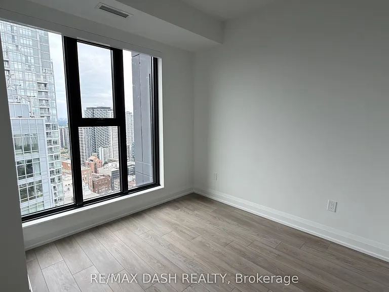 20 Soudan Ave #3611 — Photo 10