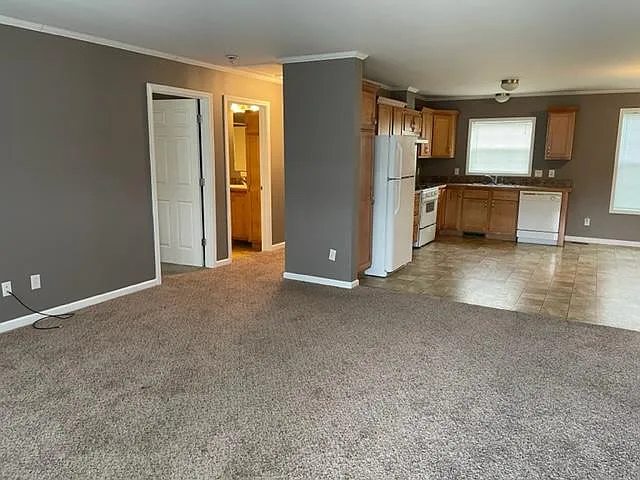 3 bed, 2140 sqft, $1,550 — Photo 3