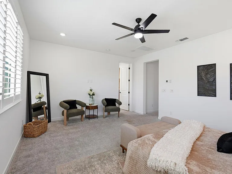 1550 Plumas Dr — Photo 35