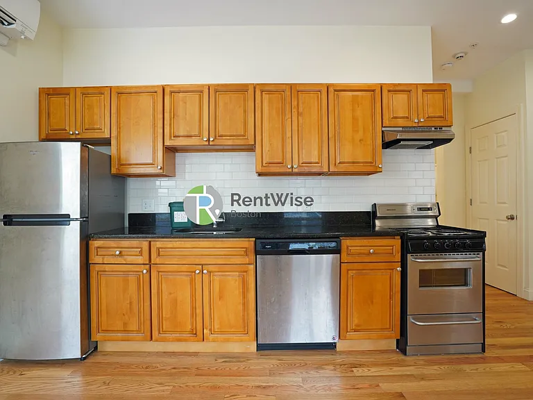 377 Harvard St #2 — Photo 6