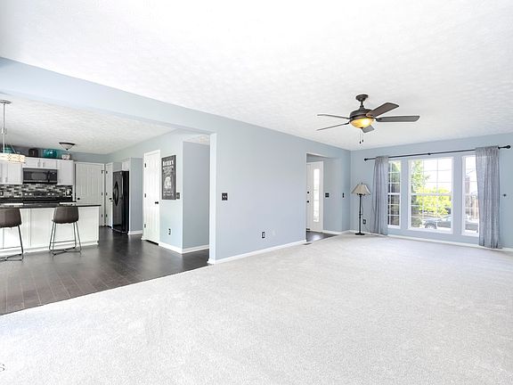 5th image of 2010 Wedgewood Ln