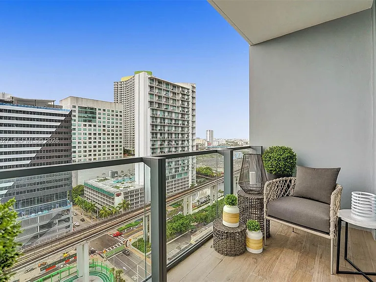 88 SW 7th St #1408 — Photo 43