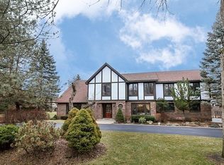 243 Florence Ave, Inverness, IL 60010