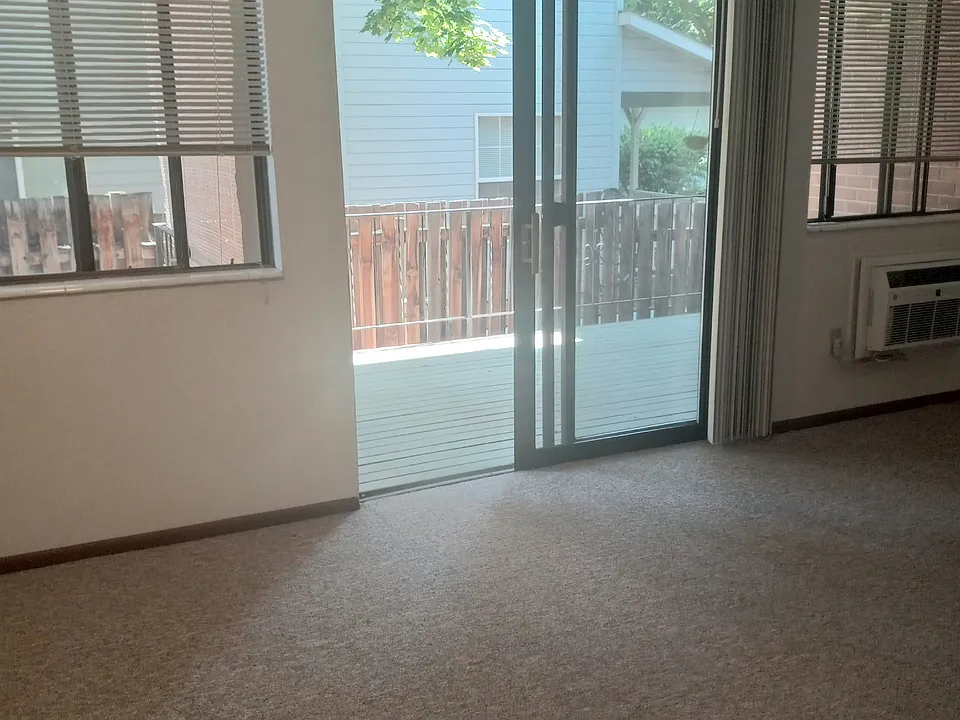 701 E 6th Ave #107