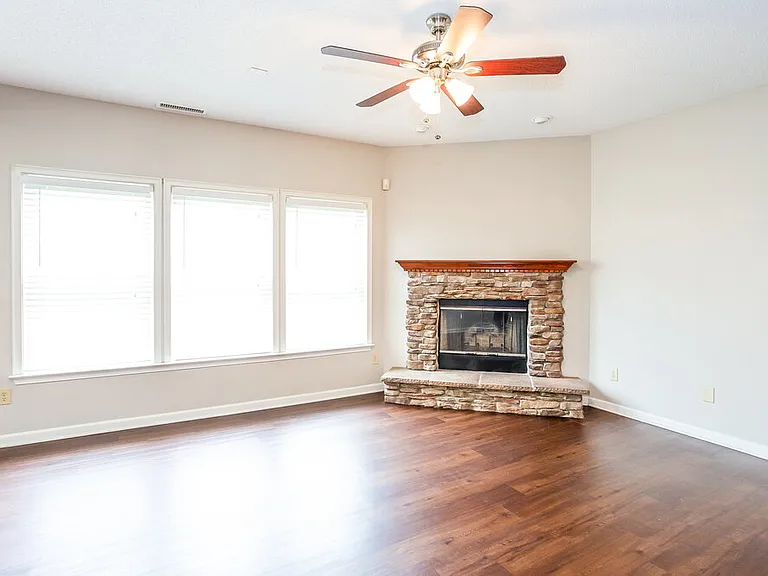 719 Capstone Ave — Photo 5