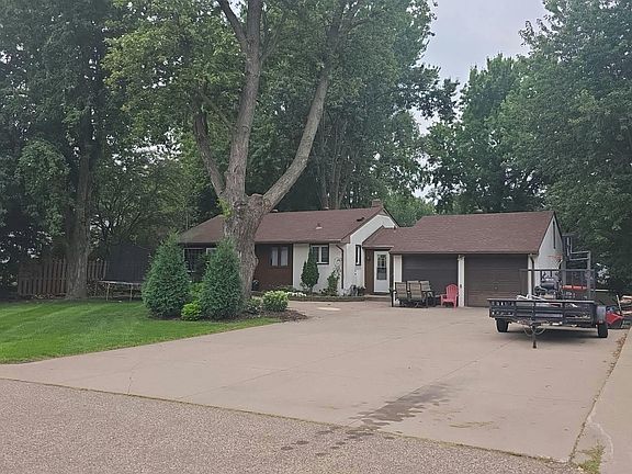2nd image of 5755 Babcock Trl