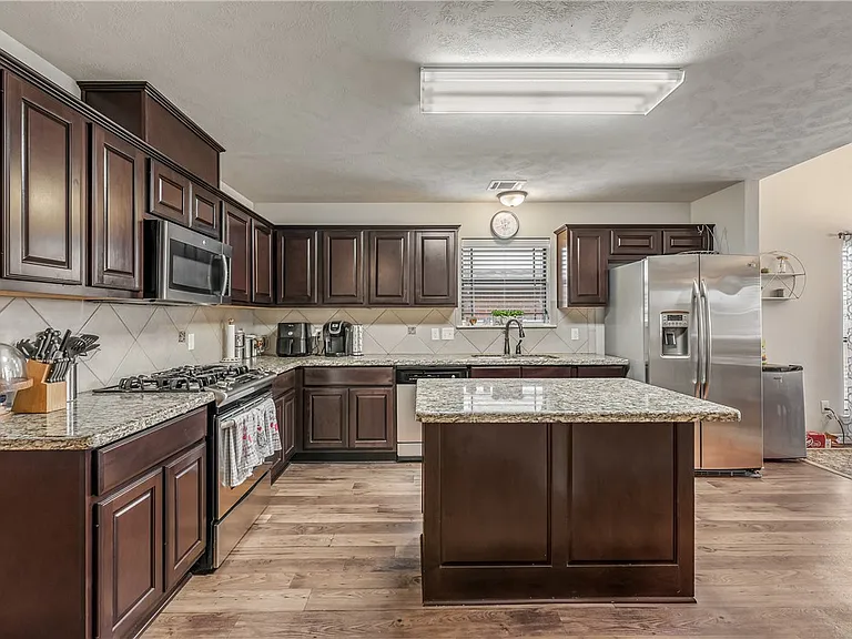 918 Dove Landing Ave — Photo 7