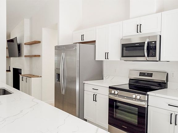 5th image of 22411 Bluewater Drive SE