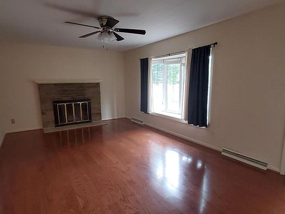 4th image of 926 Noland Dr