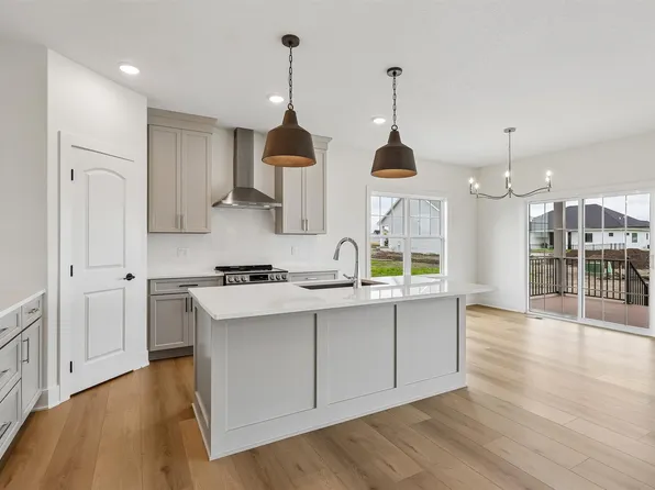 1809 NE Pine Lake Cir, Ankeny, IA 50021