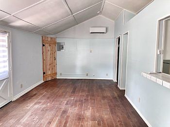 3rd image of 420B Willow Ave