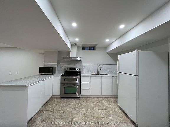 5th image of 86 Verdi Rd