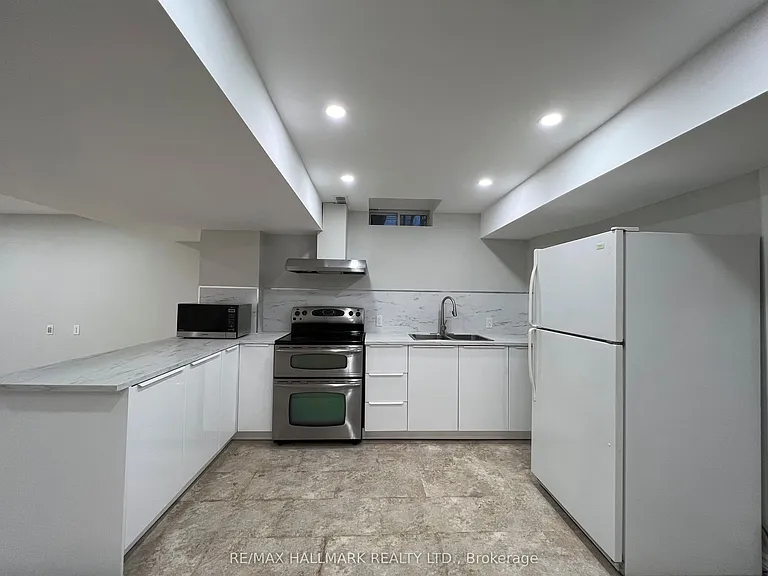 86 Verdi Rd — Photo 5