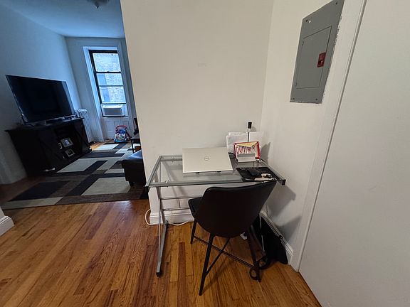 4th image of 213 W 108th St #3