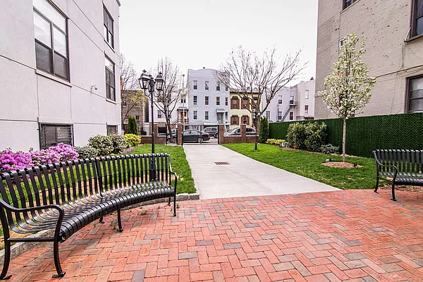 Rented by Nooklyn NYC LLC | media 56