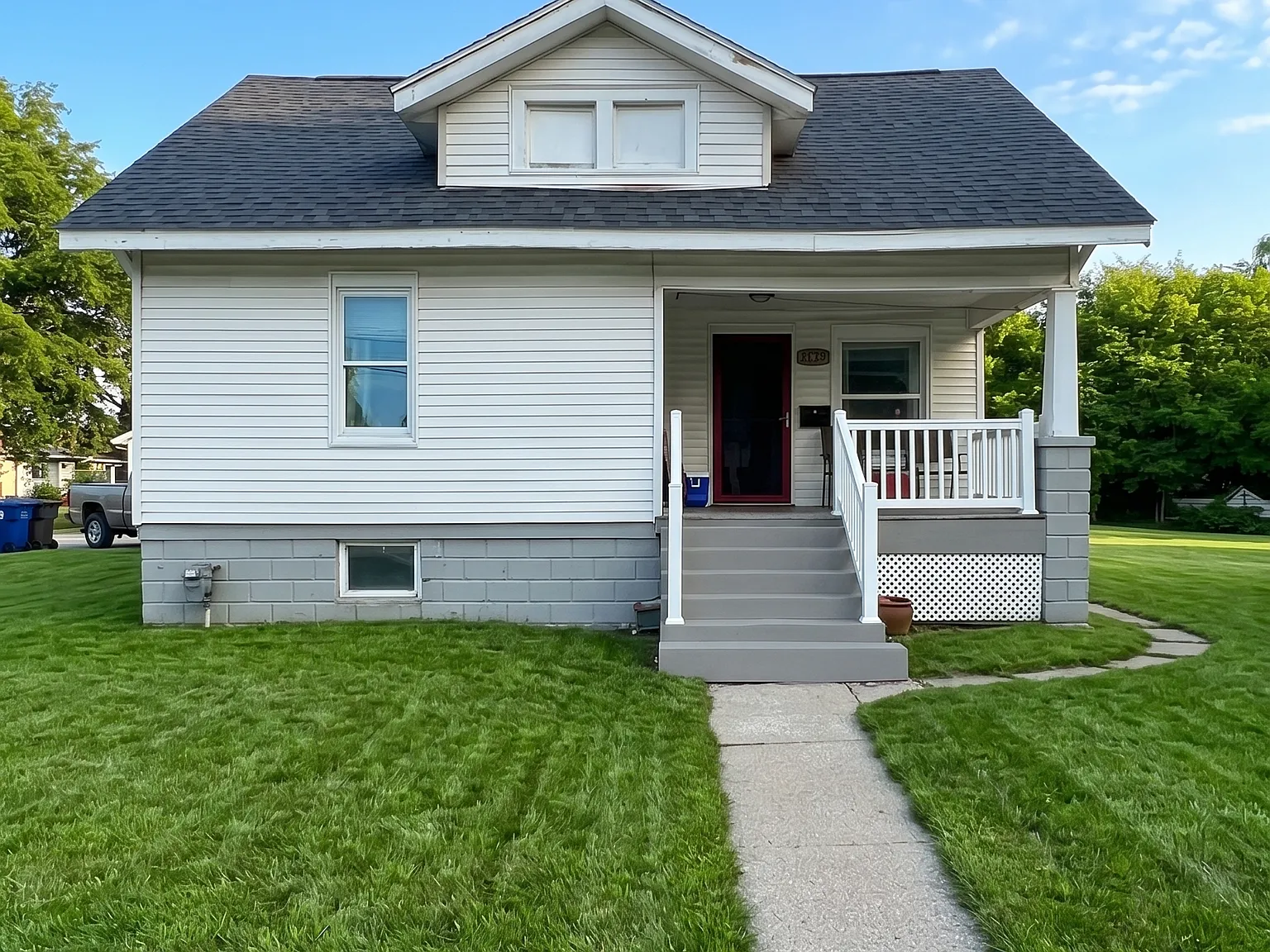3 bed, 1392 sqft, $1,299 — Photo 1