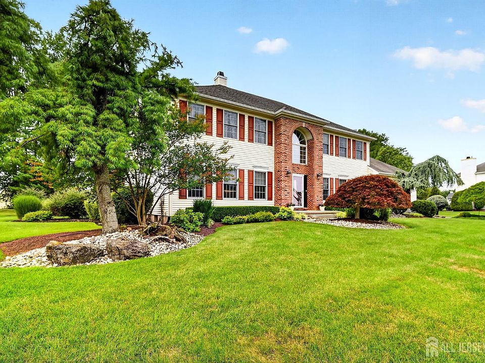 1st image of 10 Anderson Way