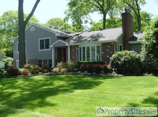 10 Bay 1st St, Islip, NY 11751