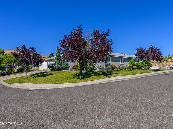 4th image of 6407 Hilltop Dr