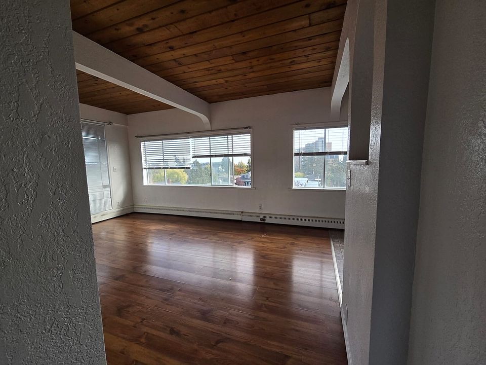 1st image of 841 Esquimalt Rd #401