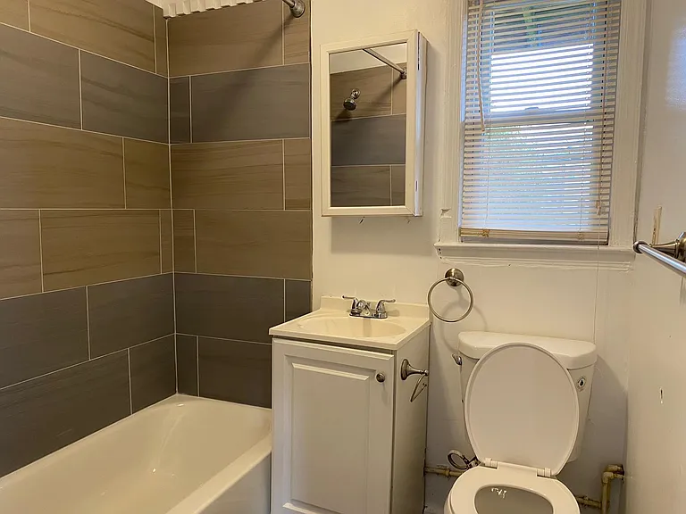 3908 Belle Ave #1A — Photo 2