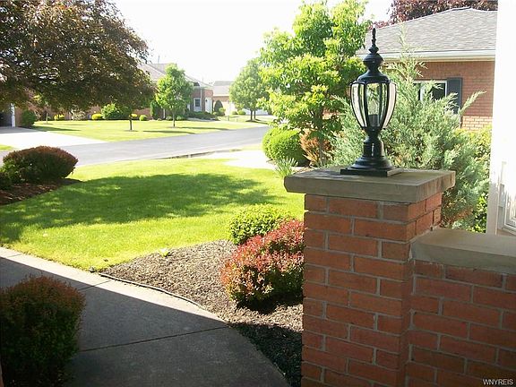 4th image of 11 Saint Charles Ct