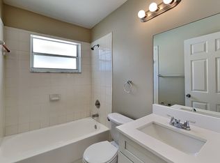 16056 SW 86th Ter, Miami, FL 33193