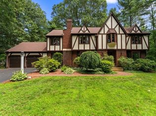 11 Robin Rd, Norfolk, MA 02056