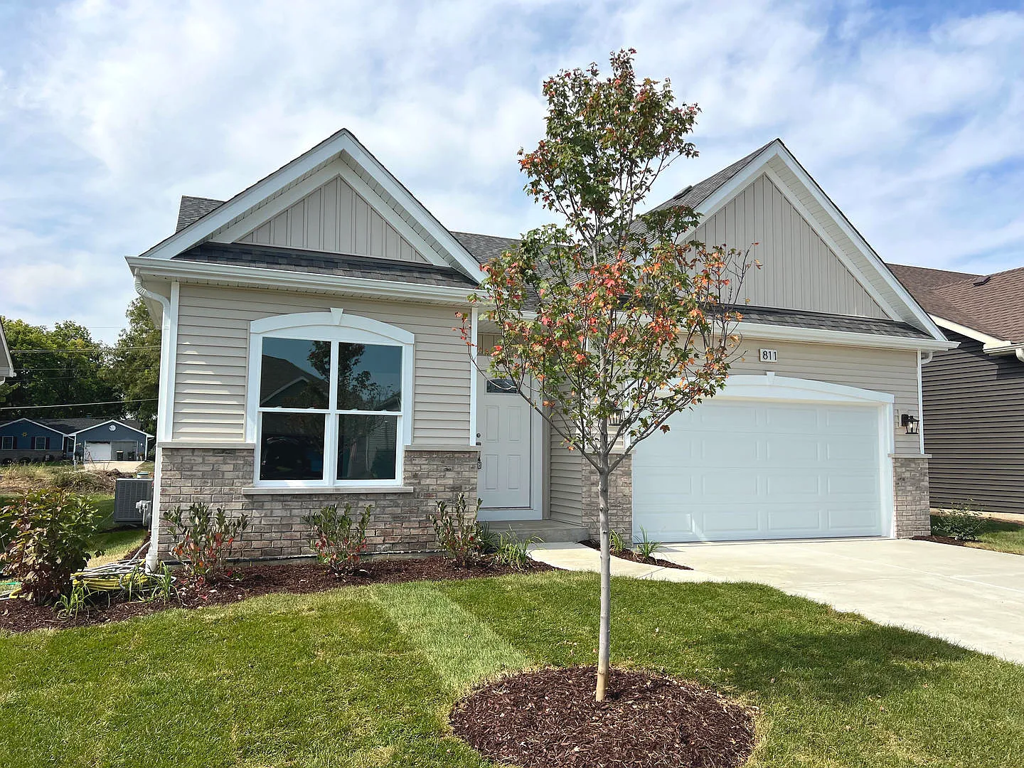 811 Alexandra Ln photo 1