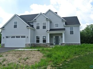 210 Drakefield Ct, Perrysburg, OH 43551