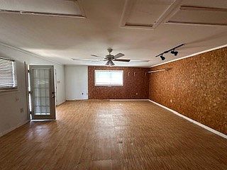 5th image of 1200 Cliff Dr