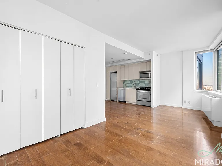 80 Dekalb Ave #18H — Photo 5