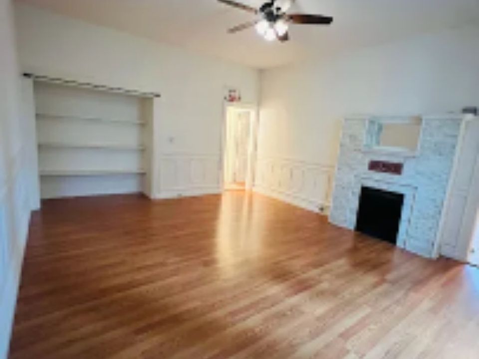1st image of 920 1/2 York St #1/2