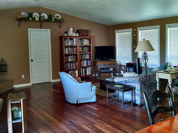 Living area & hardwood floor