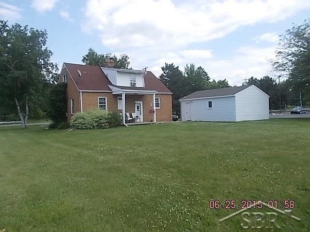2nd image of 905 Midland Rd