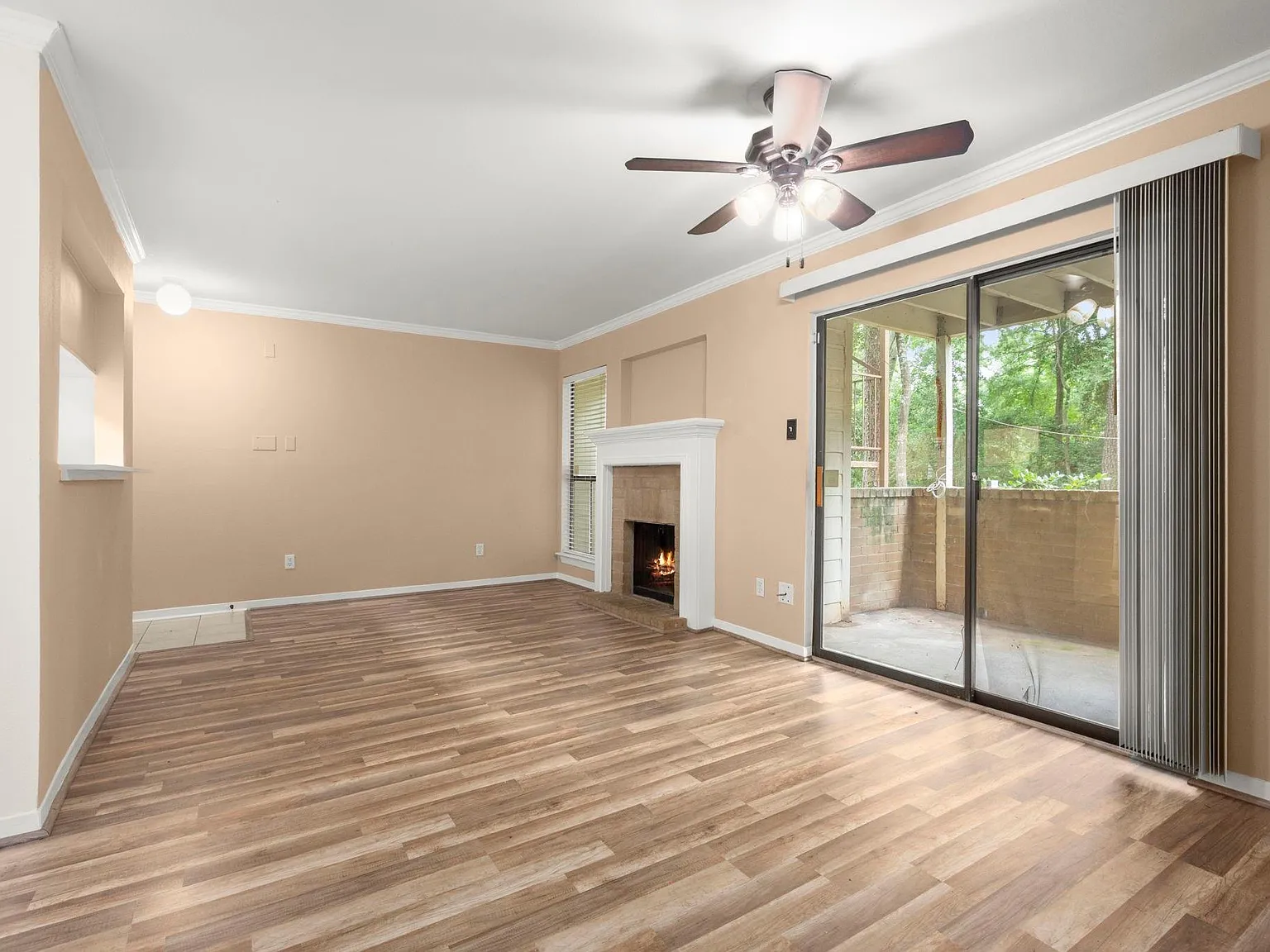 2 bed, 1.0 bath, 878 sqft, $1,250 — Photo 4