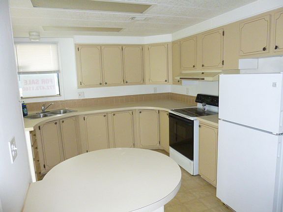 3rd image of 8775 20th Street #909