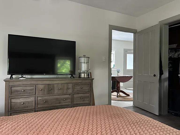 143 N West St — Photo 3