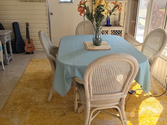 5th image of 25823 Buttercup Ct