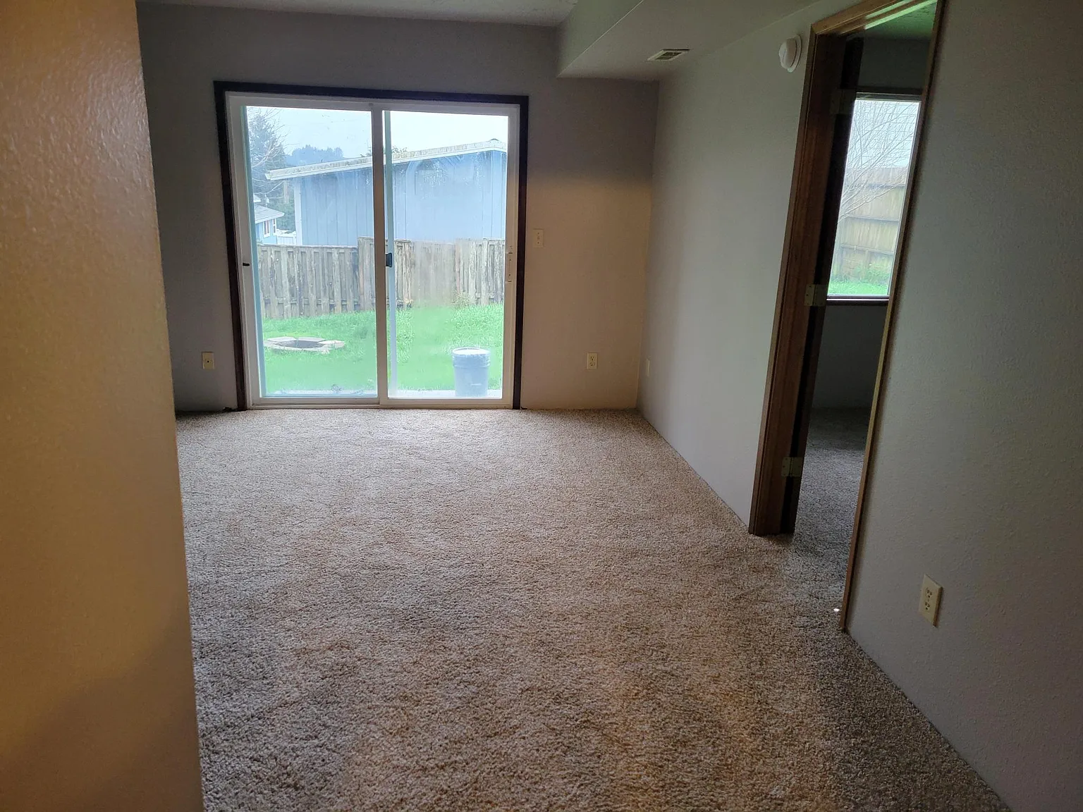3 bed, 1328 sqft, $2,300 — Photo 4