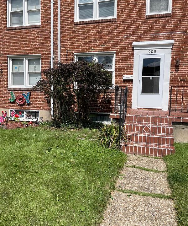 1st image of 908 Evesham Ave