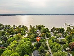 215 Willow Dr