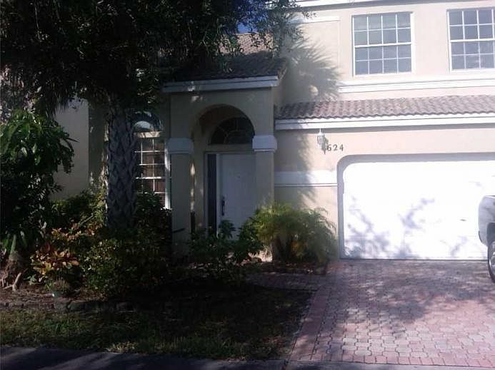 1st image of 624 NW 156th Ave
