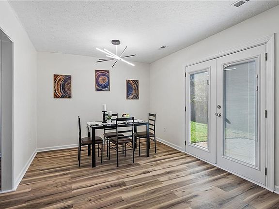 5th image of 14 Kettering Ln