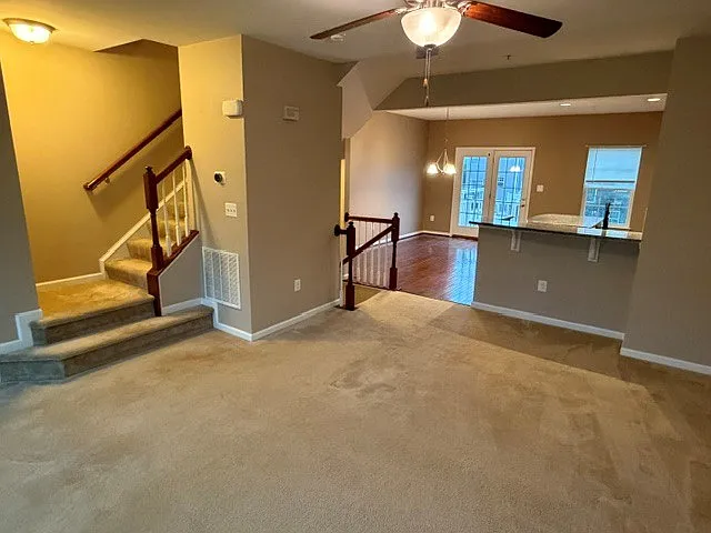 3 bed, 2.5 bath, 1440 sqft, $2,200 — Photo 2