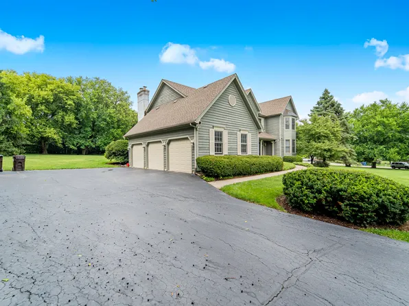 28892 W Dunvegan Ct, Cary, IL 60013