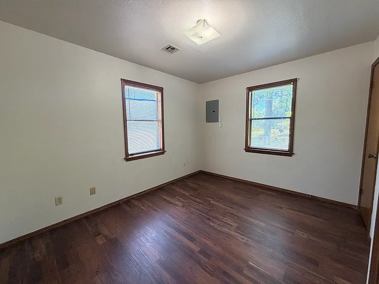 306 Wilson Ave — Photo 16